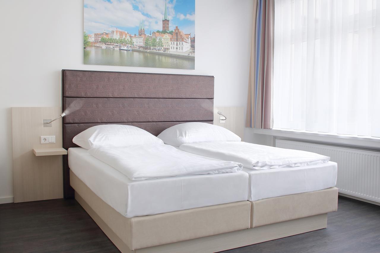 Viva Hotel Luebeck Екстериор снимка